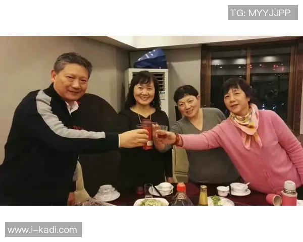 巴西足球明星欢聚一堂共享快乐时光的精彩瞬间
